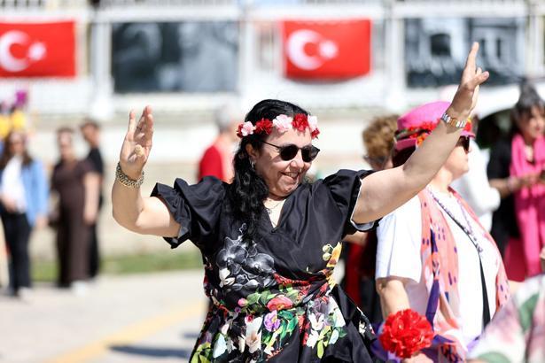 Kakava’da geri sayım: Baba Fingo Efsanesi için binlerce kişi Tunca’ya akın etti Edirne’de gece ateşle başlayacak
