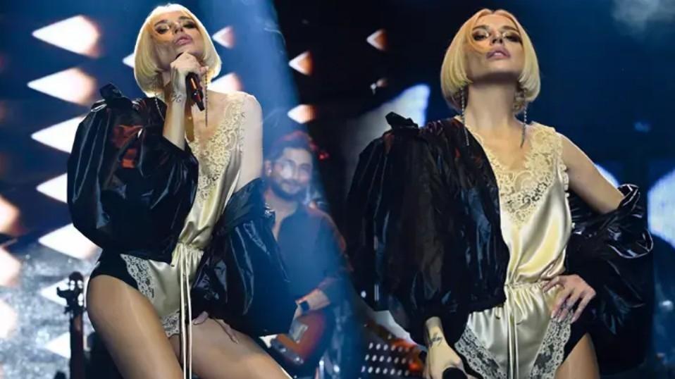 Gülşenden iddialı tarz Konserdeki kombini olay oldu