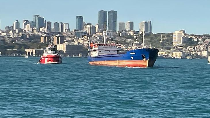 İstanbul Boğazı'nda gemi makine arızası yaptı