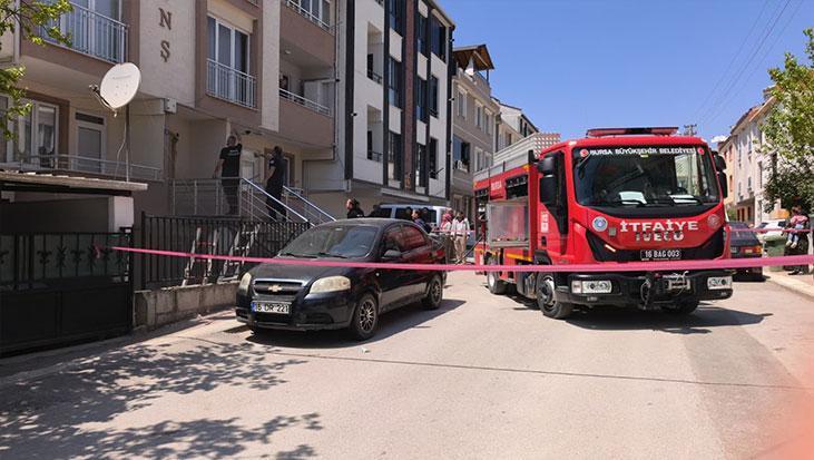 Saç kurutma makinesi bomba gibi patladı! Evde mahsur kalan anne ve kızın imdadına komşular yetişti