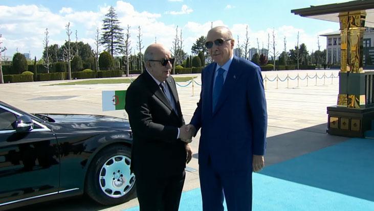 Cumhurbaşkanı Erdoğan Külliye’de Cezayir Cumhurbaşkanı Tebbun’u resmi törenle karşıladı