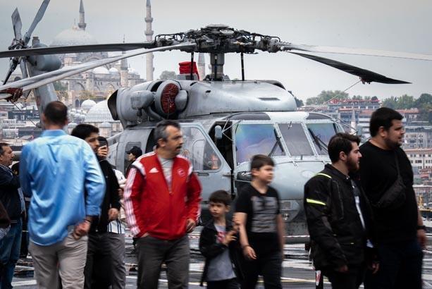 Sarayburnuna demirledi: Gördükçe milliyetçilik duygularımız kabarıyor