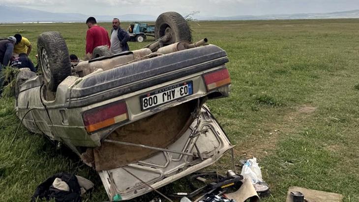 Afyonkarahisar'da otomobil takla atıp, şarampole devrildi! 1 ölü, 5 yaralı