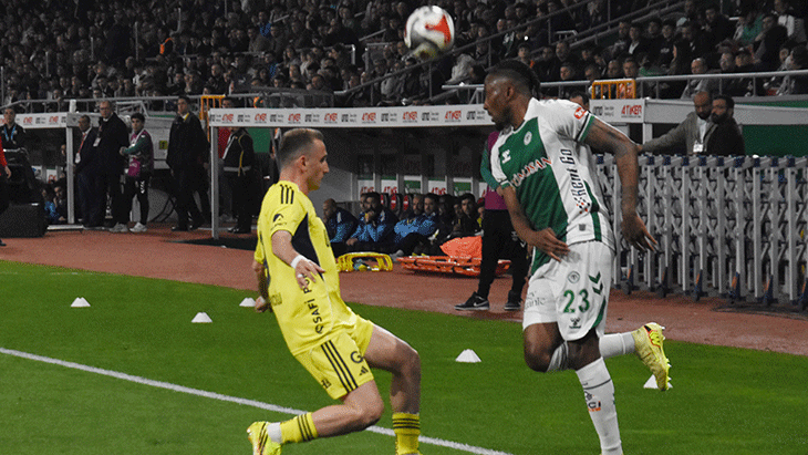 Konyaspor - Fenerbahçe maçından kareler