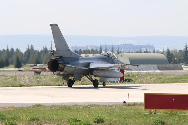 Türk jetleri EFES 2026’da gövde gösterisi yaptı F-16’lar görev için peş peşe havalandı