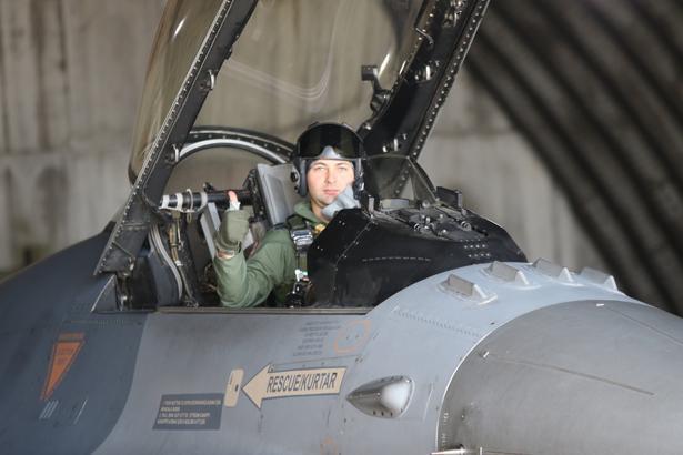 Türk jetleri EFES 2026’da gövde gösterisi yaptı F-16’lar görev için peş peşe havalandı