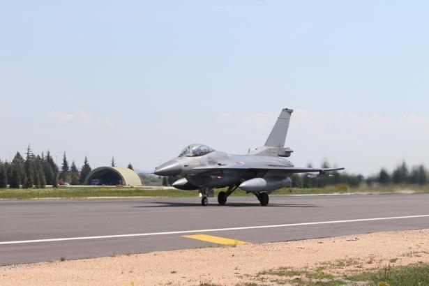 Türk jetleri EFES 2026’da gövde gösterisi yaptı F-16’lar görev için peş peşe havalandı