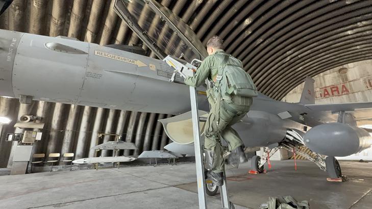 Türk jetleri EFES 2026’da gövde gösterisi yaptı F-16’lar görev için peş peşe havalandı