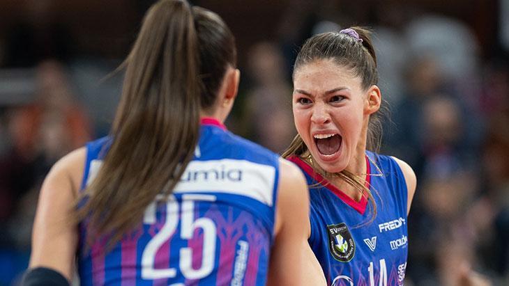 VOLEYBOLU SEÇTİĞİM İÇİN MUTLUYUM