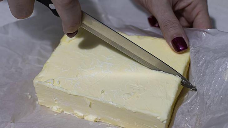 Şeflerin ortak sırrı Limon ekleyince tereyağı restoran lezzetine çıkıyor