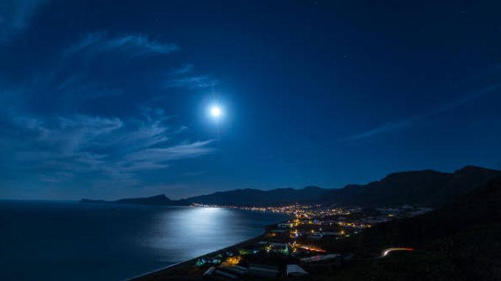 MAVİ DOLUNAYIN BURÇLARA ETKİSİ VE ASTROLOJİK ÖNEMİ