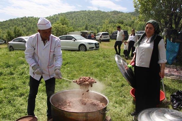 ‘KÜSKÜNLERİN BARIŞMASI DA SAĞLANIYOR’