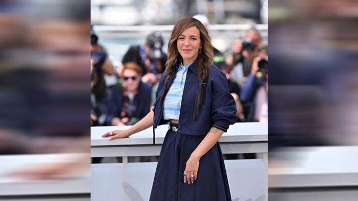 Cannes’da Özgü Namal rüzgarı Kırmızı halı tarzı tam not aldı Cannes’da Özgü Namal rüzgarı Kırmızı halı tarzı tam not aldı