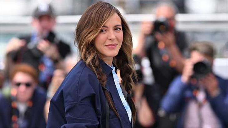 Cannes’da Özgü Namal rüzgarı Kırmızı halı tarzı tam not aldı Cannes’da Özgü Namal rüzgarı Kırmızı halı tarzı tam not aldı