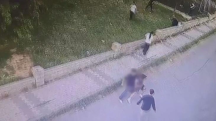 Dehşete düşüren görüntüler! Büyükçekmece'deki kavgada 15 yaşındaki Abdulbaki bıçaklanarak öldürüldü