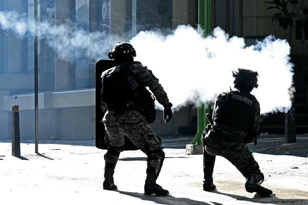 Bolivya sokakları karıştı Yüzlerce madenciden hükümete istifa çağrısı