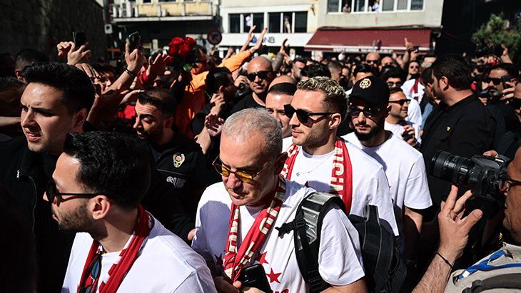Galatasaraylı futbolcuların şampiyonluk kutlamasından fotoğraflar
