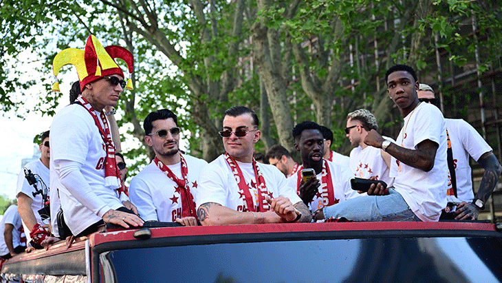 Galatasaraylı futbolcuların şampiyonluk kutlamasından fotoğraflar