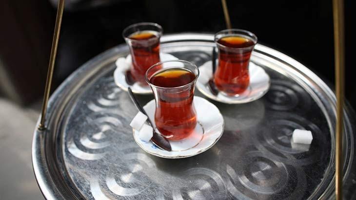 Demlikte kalan mucize Sakın dökmeyin, pahalı kozmetik ürünlerine taş çıkartıyor