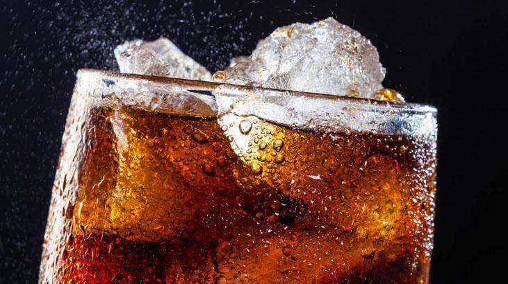 Her gün içince tehlikesi artıyormuş Diyet kola ve gazlı içeceklerin bilinmeyen etkisi