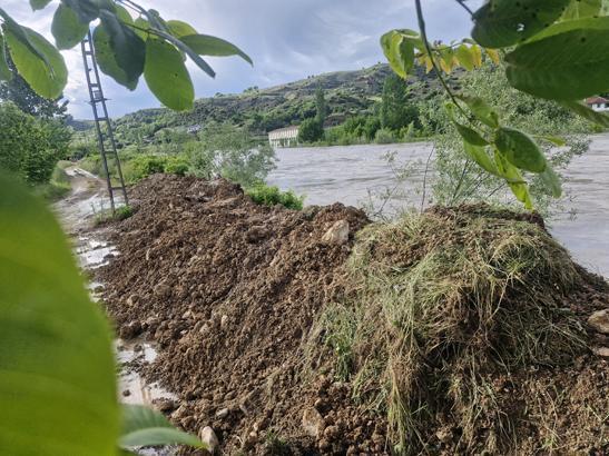 Tokat, Kastamonu ve Amasyada sağanak yağış hayatı felç etti Sel riski nedeniyle eğitime ara verildi, evler tahliye edildi