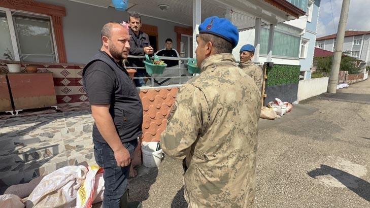 Kentte baraj alarmı 15 mahalle ile 7 köy tahliye ediliyor, sokaklara kum torbalı setler çekildi