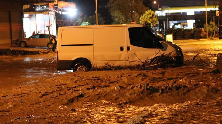 Hatayda şiddetli yağmur nedeniyle çöken evdeki 1 kişi hayatını kaybetti