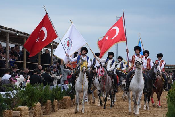 8. Etnospor Kültür Festivali kapılarını açtı İstanbul’da renkli görüntülere sahne olan festivalden kareler 8. Etnospor Kültür Festivali kapılarını açtı İstanbul’da renkli görüntülere sahne olan festivalden kareler