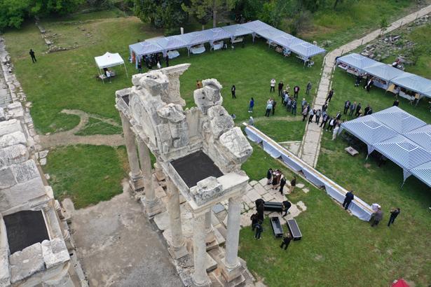 14 metrelik pide görenleri şaşkına çevirdi Aydın’da tarihi lezzet şovu