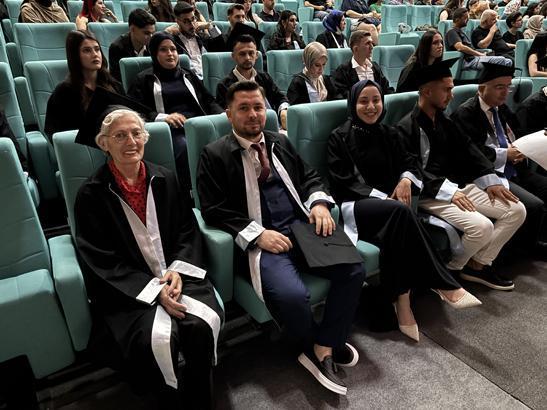 Liseden mezun olduktan 50 yıl sonra sınava girdi, dekan oğuldan diplomasını aldı: İçimde hep uhde kalmıştı