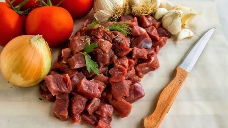 Soğan mı, yoksa tuz mu Kurban Eti pişirirken hangisi önce eklenir