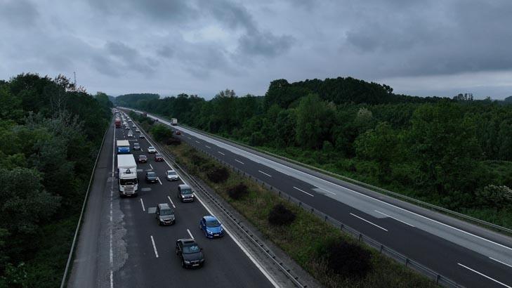 9 günlük tatil başladı, milyonlarca kişi yolda İşte trafiğin kilitlendi noktalar