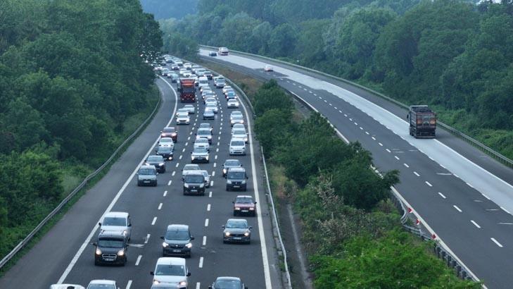 9 günlük tatil başladı, milyonlarca kişi yolda İşte trafiğin kilitlendi noktalar