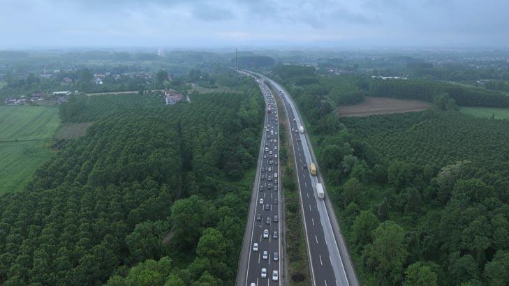 9 günlük tatil başladı, milyonlarca kişi yolda İşte trafiğin kilitlendi noktalar