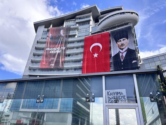 İstinafın CHP kurultay davası kararının ardından parti genel merkezinde gerginlik yaşanıyor