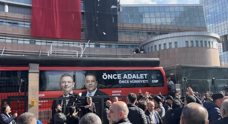 İstinafın CHP kurultay davası kararının ardından parti genel merkezinde gerginlik yaşanıyor