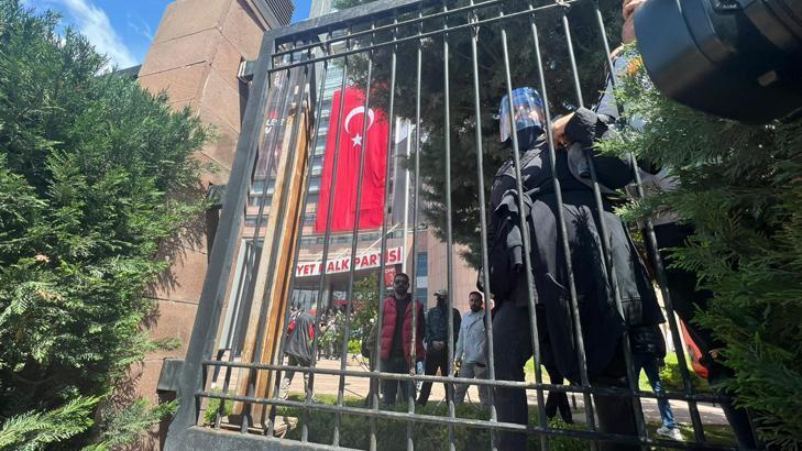 İstinafın CHP kurultay davası kararının ardından parti genel merkezinde gerginlik yaşanıyor