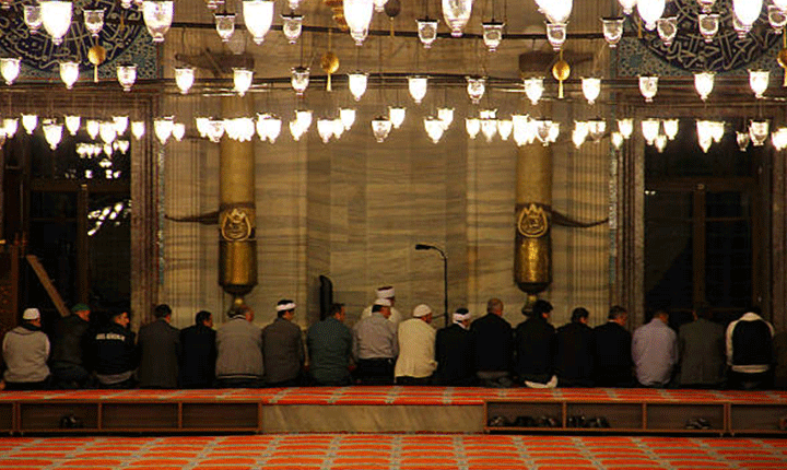 İSTANBUL BAYRAM NAMAZI SAAT KAÇTA 27 MAYIS 2026: İstanbulda Kurban Bayramı namazı saat kaçta kılınacak Diyanetten namaz saati ve dakikası