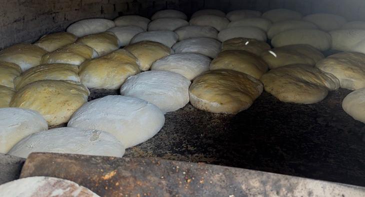 Ne baklava ne de kadayıf Bayram sabahına kadar uyumadan yapıyorlar: Sipariş vermeyenler elleri boş döner Ne baklava ne de kadayıf Bayram sabahına kadar uyumadan yapıyorlar: Sipariş vermeyenler elleri boş döner
