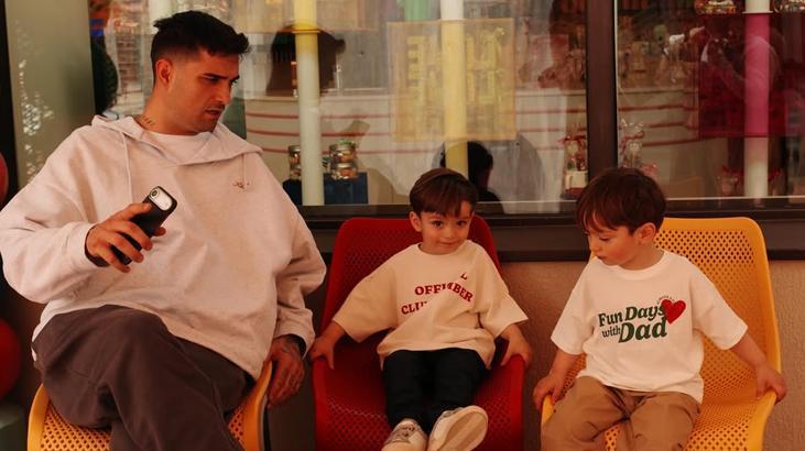 Gelini paylaştı İbrahim Tatlısesin ikiz torunları Ayel ve Emirin keyfi yerinde
