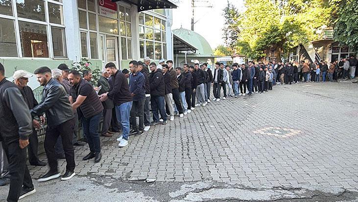 Köy meydanında insan zinciri! Çanakkale'de asırlık gelenek bir kez daha yaşatıldı