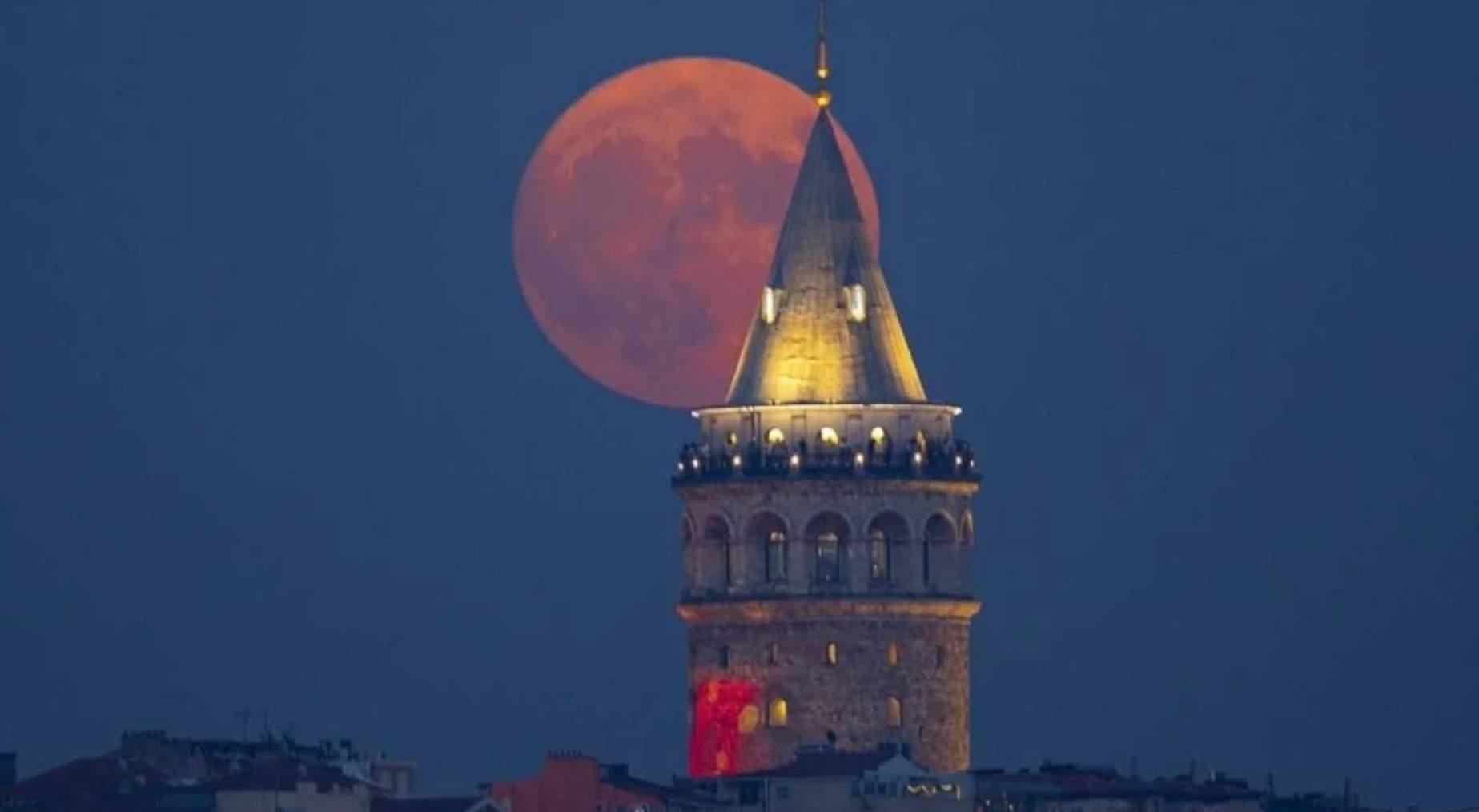 Gökyüzünde Mavi Ay için tarih belli oldu Türkiyeden görülecek mi