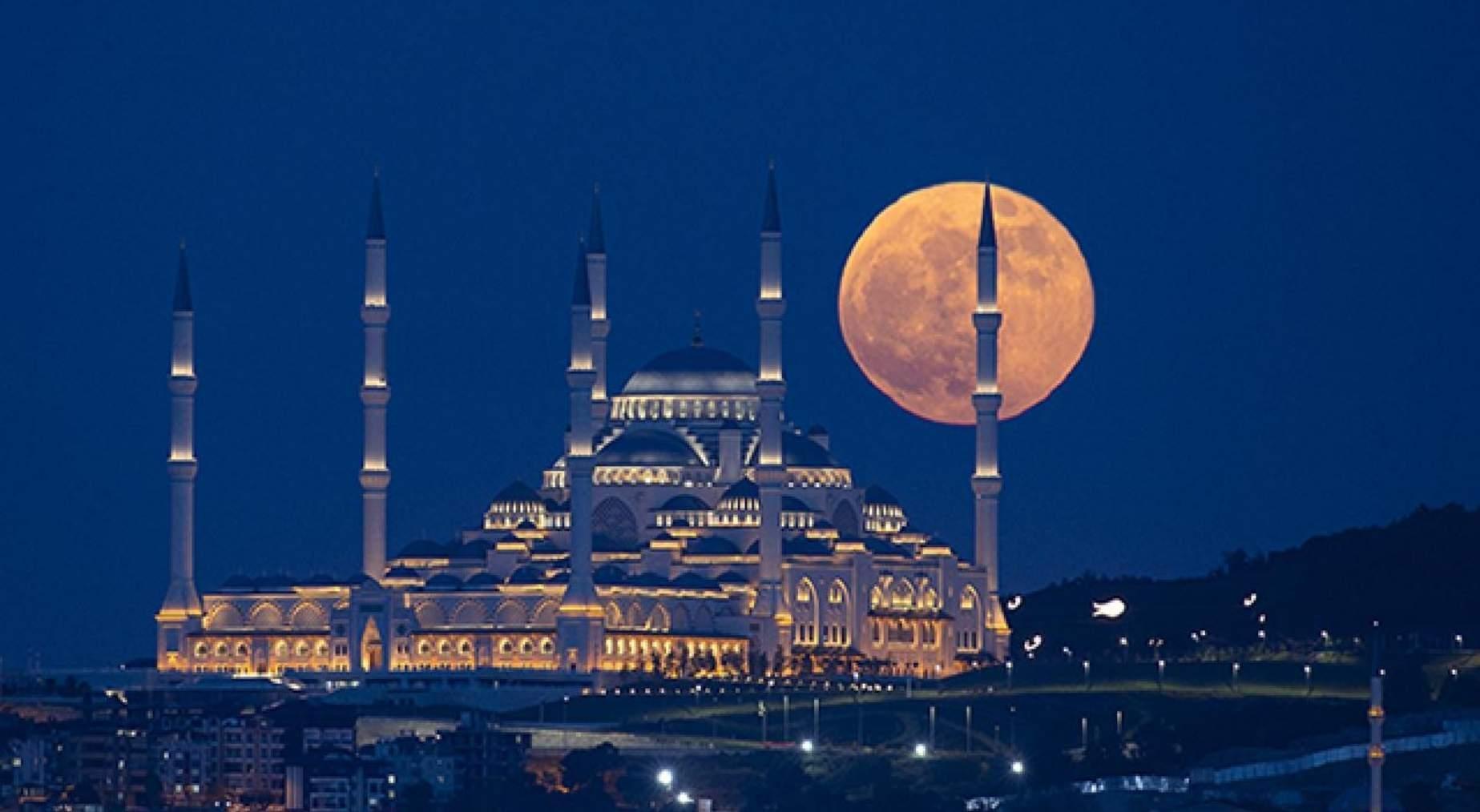 Gökyüzünde Mavi Ay için tarih belli oldu Türkiyeden görülecek mi