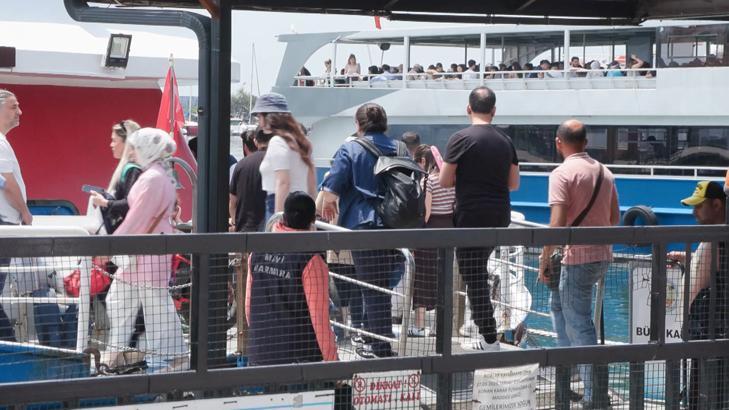 Bayramın 2’nci günü akın ettiler: Sözde İstanbul boş demişlerdi bekleme süresi 4 saati buldu
