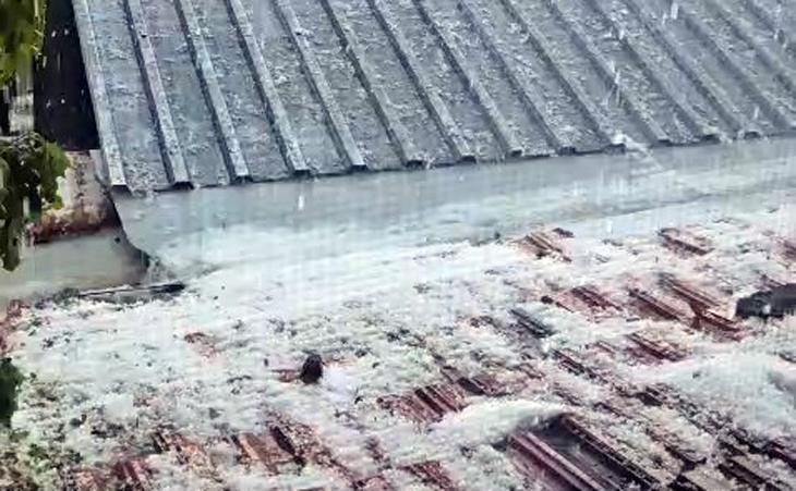 SON DAKİKA Peş peşe gelen sağanak uyarılarının ardından cadde ve sokaklar göle döndü Birçok ilden afet görüntüleri geliyor