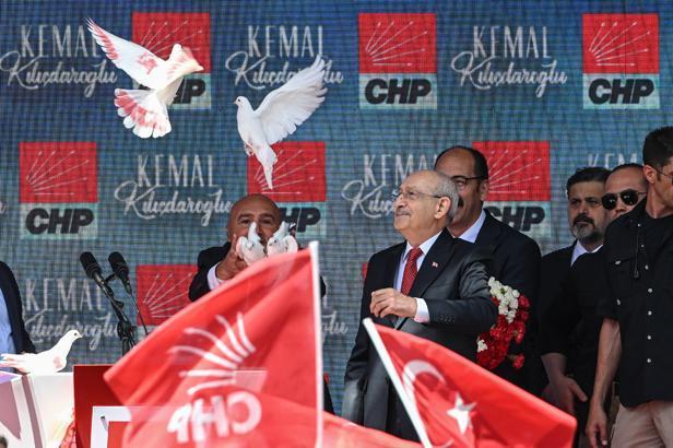 CHP Genel Başkanı Kemal Kılıçdaroğlu 2,5 yıl sonra Genel Merkezde