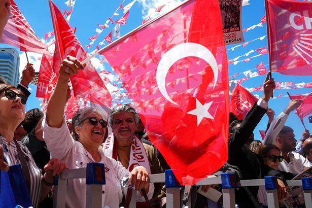 CHP Genel Başkanı Kemal Kılıçdaroğlu 2,5 yıl sonra Genel Merkezde