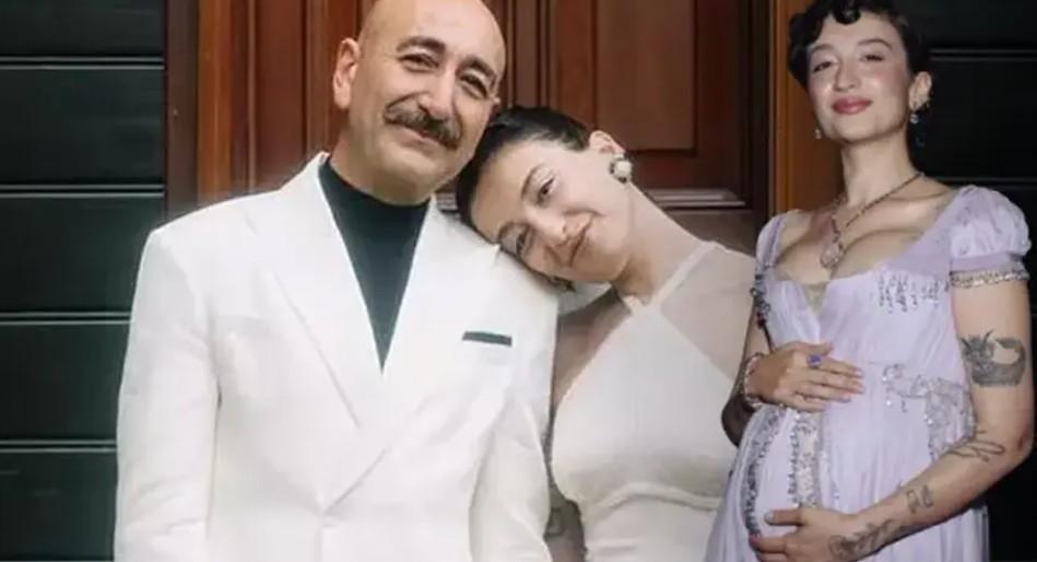 Bebeğinin cinsiyeti belli olmuştu Melike Şahinin karnı iyice belirginleşti