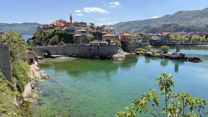 6 bin nüfuslu ilçeye 182 bin ziyaretçi akın etti Gelen sokakta yattı
