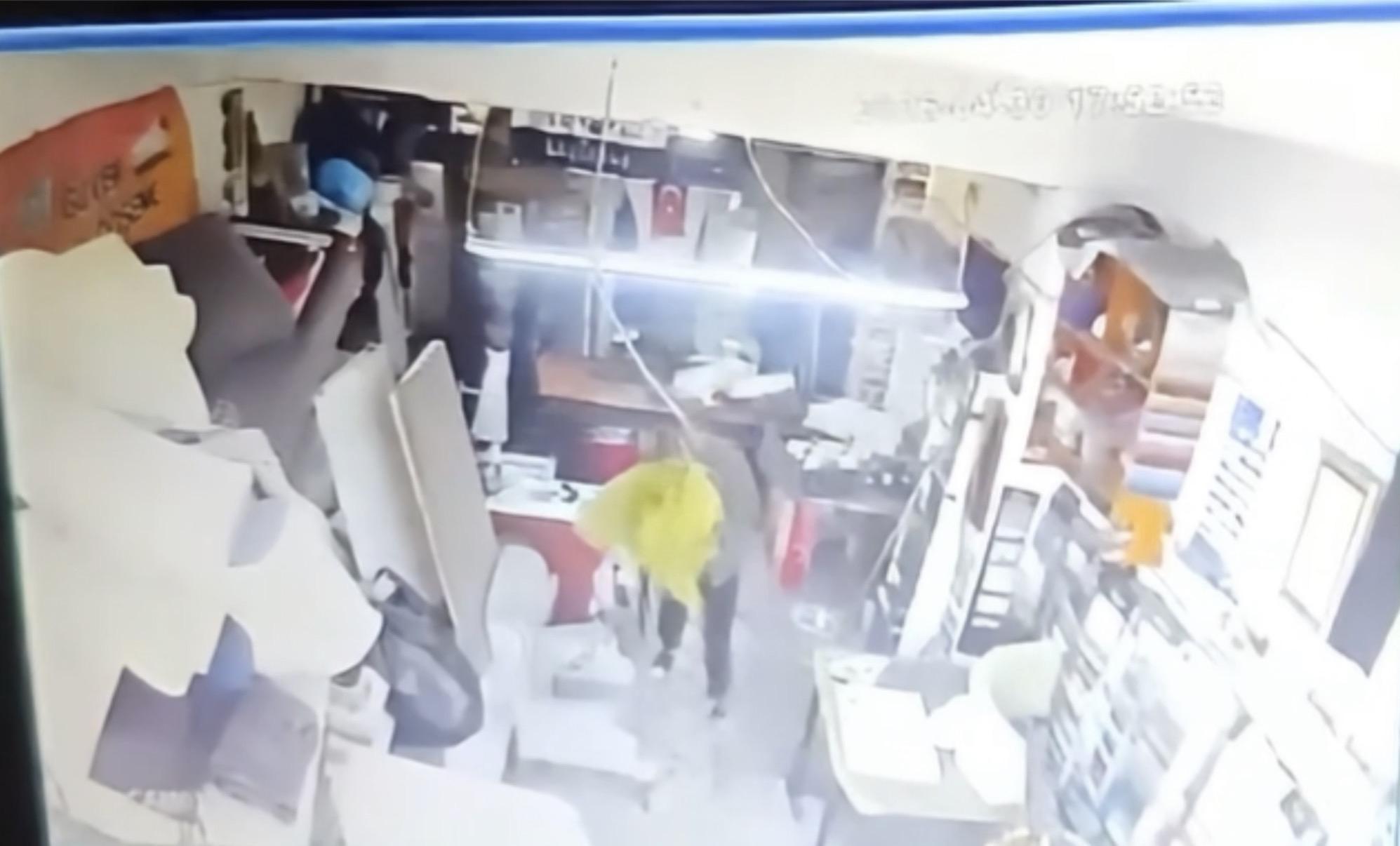 Yemek borcu kavgası! 'Silahımı alıp geleceğim' deyip ortalığı karıştırdı